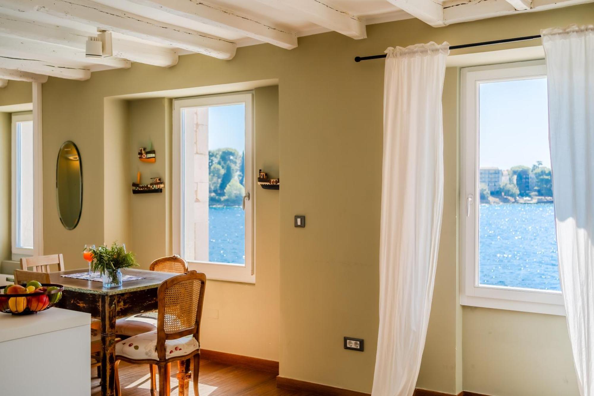 Apartment Mediterraneo Rovinj Exterior photo